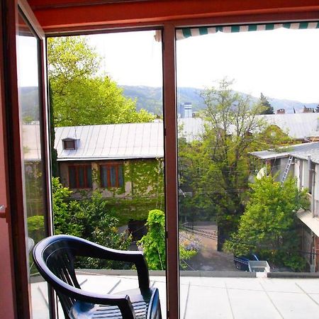 Green Stairs Guest House Tiflis Exterior foto