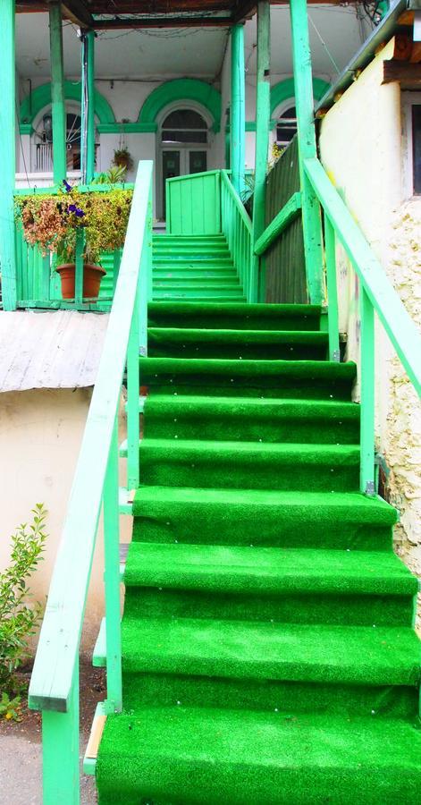 Green Stairs Guest House Tiflis Exterior foto