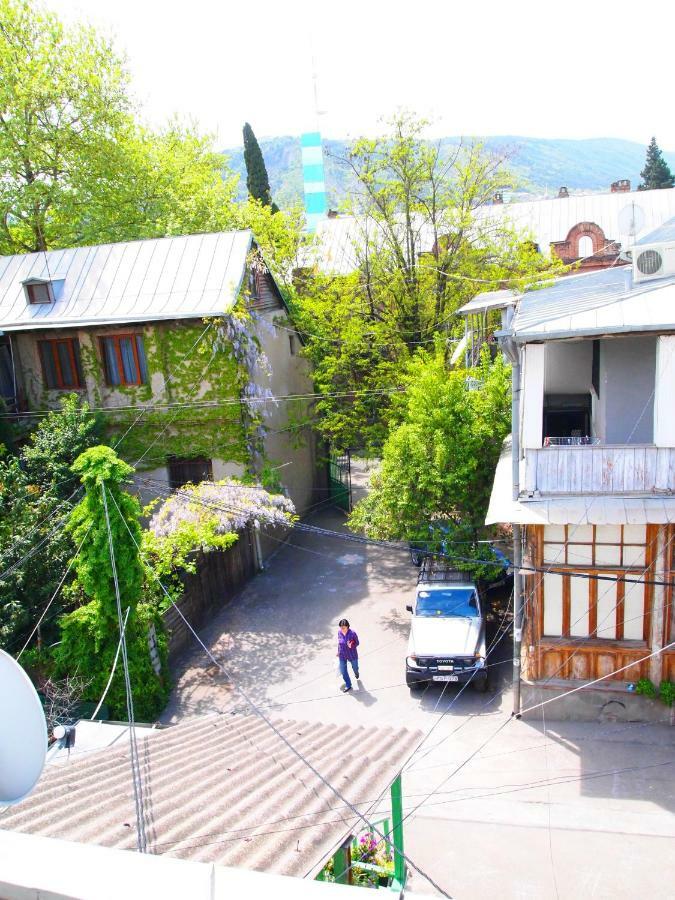 Green Stairs Guest House Tiflis Exterior foto